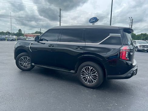 Used 2025 Nissan Armada SL w/ Captain's Chari Seat Package AWD/4WD image 5