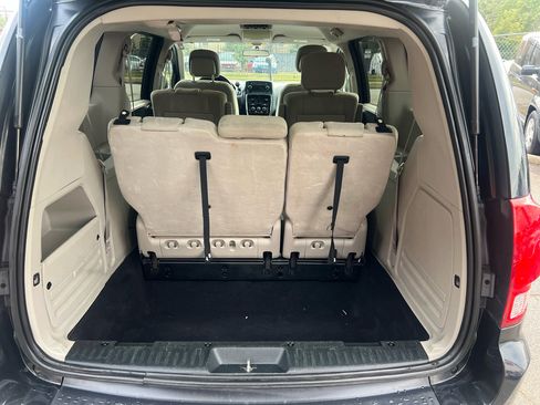 Used 2013 Dodge Grand Caravan SE image 14