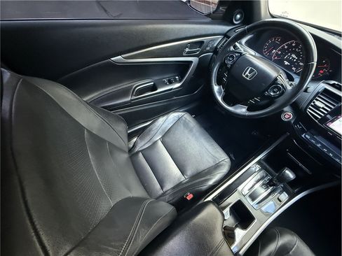 Used 2016 Honda Accord Touring image 10