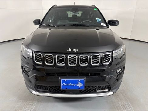 Used 2025 Jeep Compass Limited AWD/4WD image 3