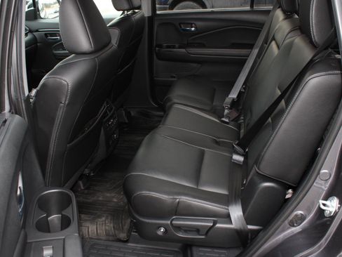 Used 2021 Honda Pilot Touring image 18