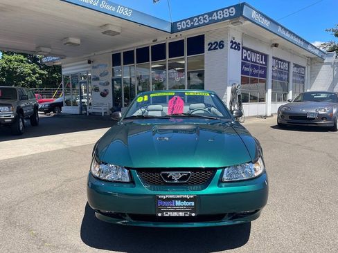 Used 2001 Ford Mustang Convertible RWD image 39