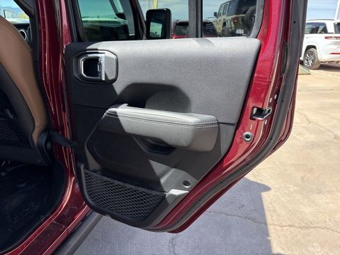 Used 2021 Jeep Wrangler Unlimited Rubicon AWD/4WD image 21