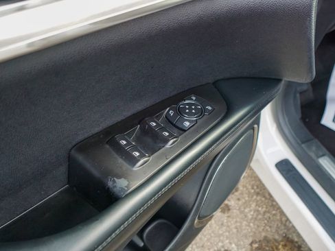 Used 2016 Lincoln MKX Premiere image 17