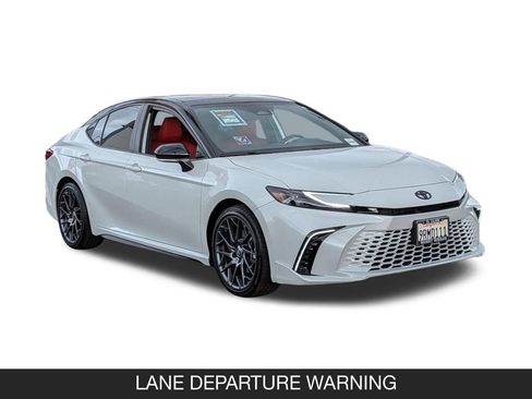 Used 2025 Toyota Camry XSE FWD image 2