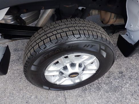 Used 2024 Chevrolet Silverado 2500 LT image 8