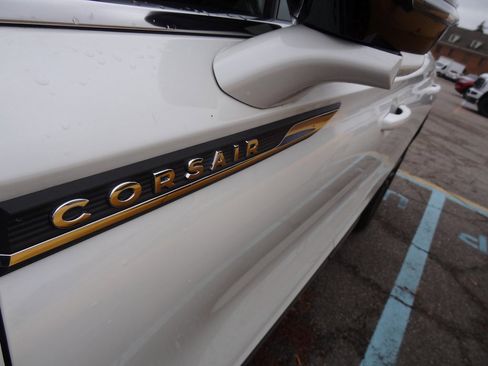 Used 2024 Lincoln Corsair Reserve w/ Equipment Group 202A image 17