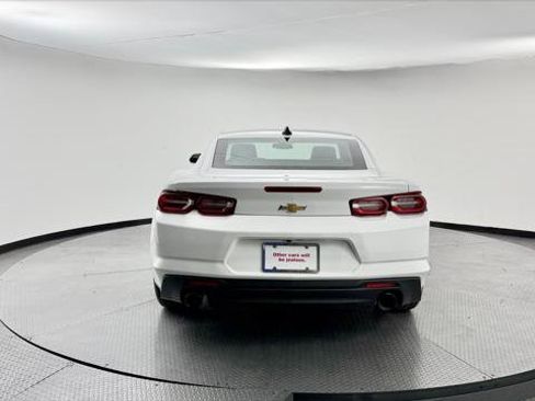Used 2023 Chevrolet Camaro LT RWD image 7