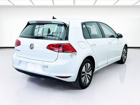 Used 2016 Volkswagen e-Golf SE image 4