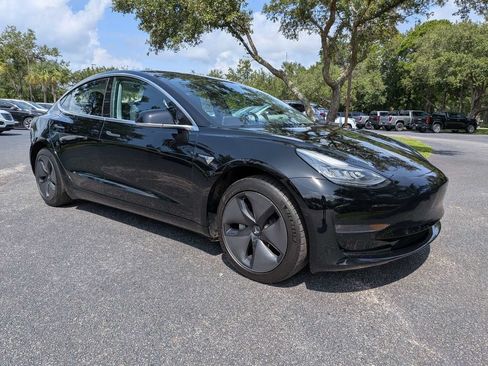 Used 2018 Tesla Model 3 Mid Range RWD image 2
