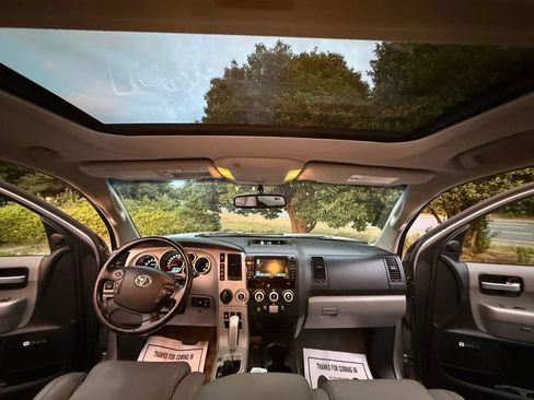 Used 2008 Toyota Sequoia Limited RWD image 9
