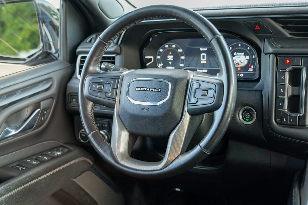 Used 2022 GMC Yukon XL Denali AWD/4WD image 43