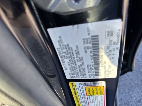 Used 2015 Ford Fusion SE w/ Equipment Group 202A image 15