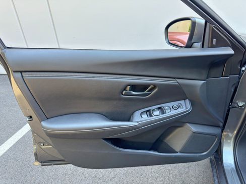 Used 2025 Nissan Sentra S FWD image 33