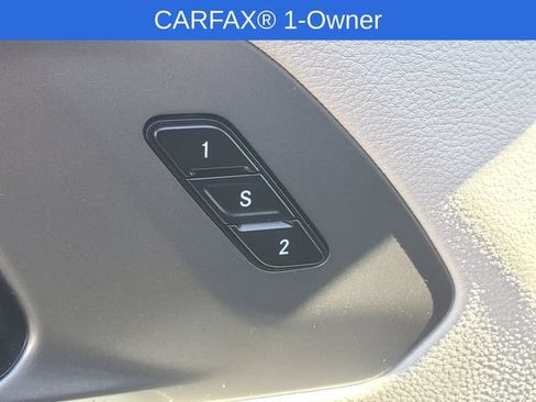 Used 2024 Chrysler Pacifica Touring-L FWD image 11