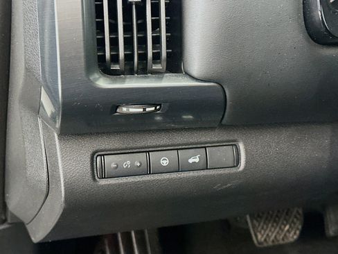 Used 2024 Nissan Pathfinder SL AWD/4WD image 17