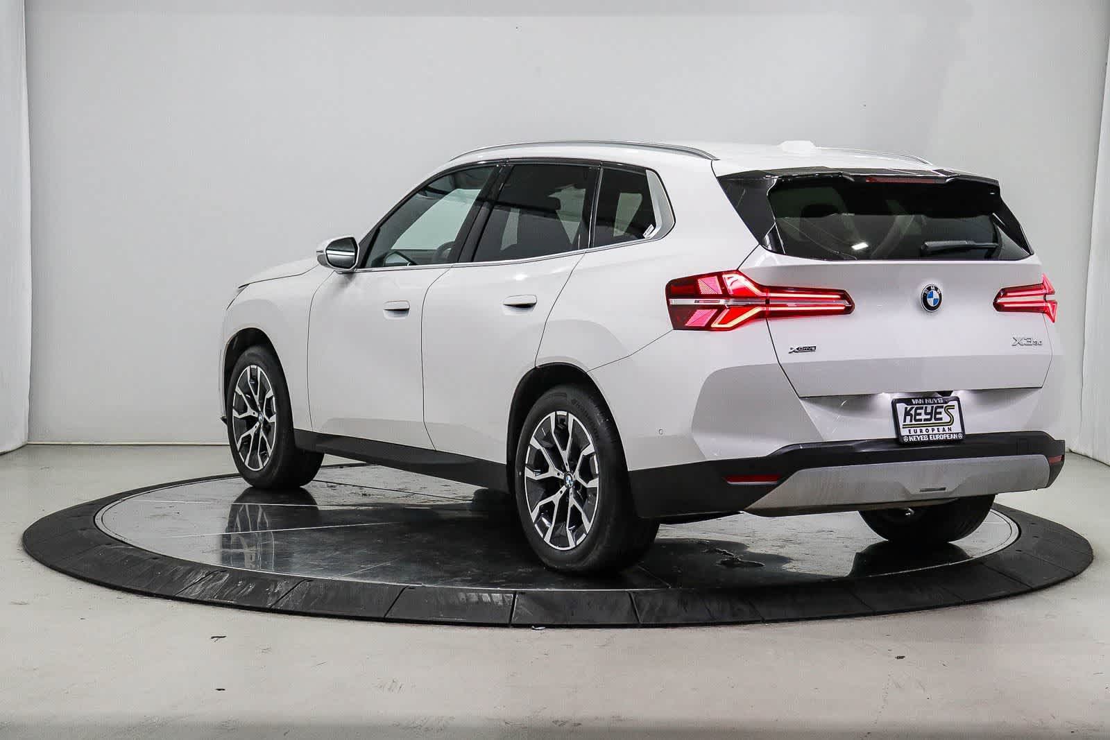 Used 2026 BMW X3 xDrive30i AWD/4WD image 2