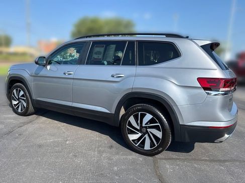 Used 2025 Volkswagen Atlas SE AWD/4WD image 3