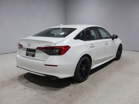 Used 2024 Honda Civic Sport image 2