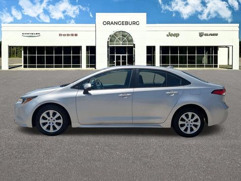 Used 2024 Toyota Corolla LE FWD image 5