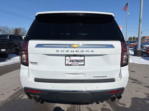 Used 2023 Chevrolet Suburban Premier image 4
