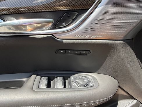 Used 2022 Cadillac XT6 Premium Luxury w/ Platinum Package AWD/4WD image 12
