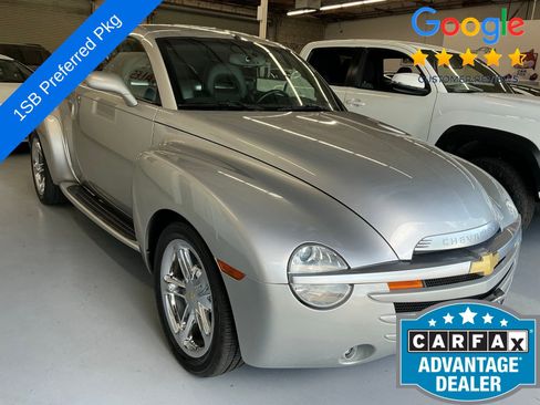 Used 2005 Chevrolet SSR w/ Preferred Equipment Group image 4