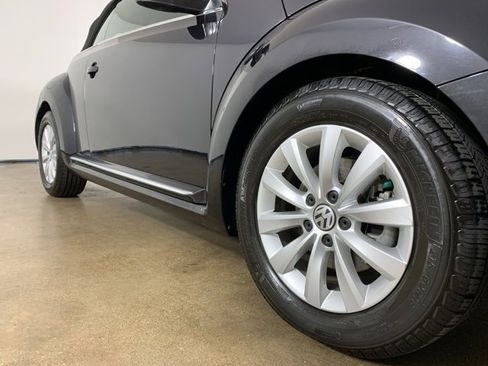 Used 2018 Volkswagen Beetle 2.0T S image 31
