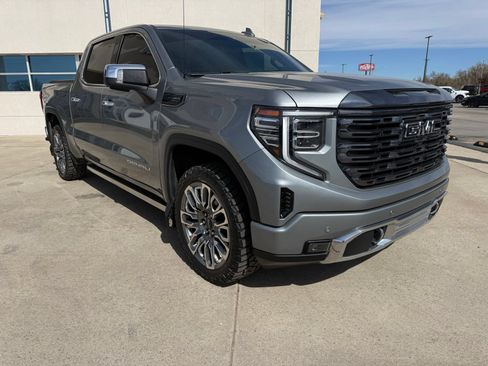 Used 2023 GMC Sierra 1500 Denali Ultimate AWD/4WD image 3