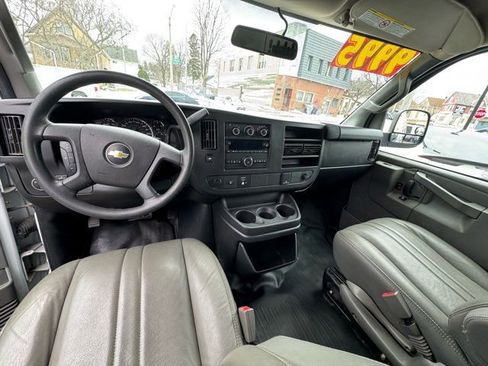 Used 2017 Chevrolet Express 2500 image 16