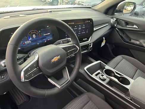 New 2026 Chevrolet Equinox LT w/ Safety and Technology Package FWD image 4