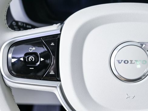 New 2026 Volvo XC60 B5 Ultra w/ Climate Package image 10