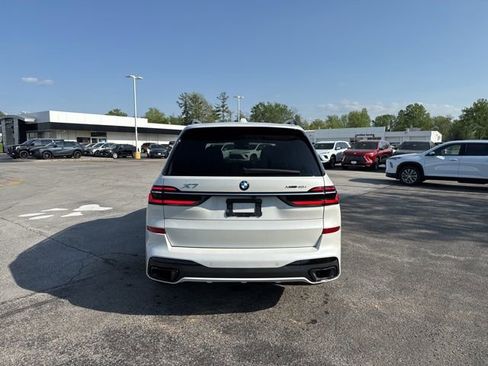 Used 2023 BMW X7 xDrive40i w/ M Sport Package AWD/4WD image 4