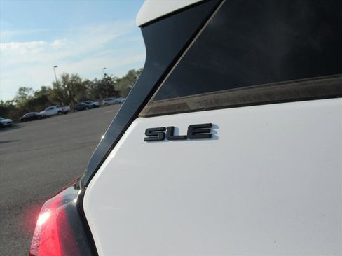 Used 2020 GMC Terrain SLE w/ Driver Convenience Package image 8