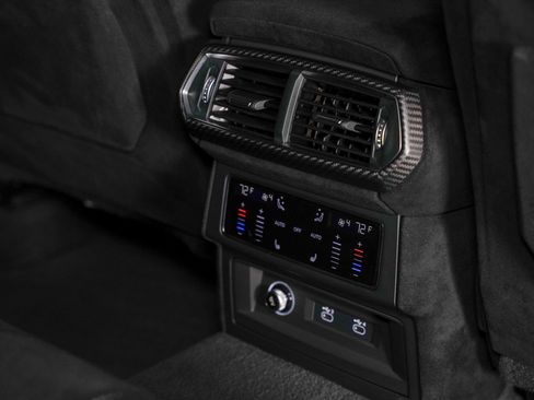 Used 2023 Lamborghini Urus Performante image 47