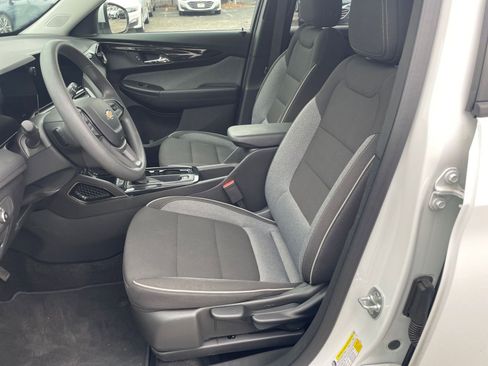 Used 2025 Chevrolet TrailBlazer LT image 24