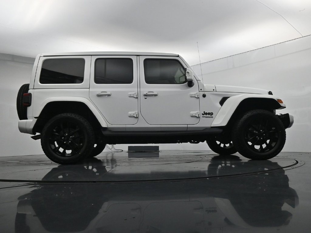 Used 2022 Jeep Wrangler Unlimited Sahara AWD/4WD image 38