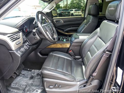 Used 2017 GMC Yukon XL Denali w/ Open Road Package AWD/4WD image 10