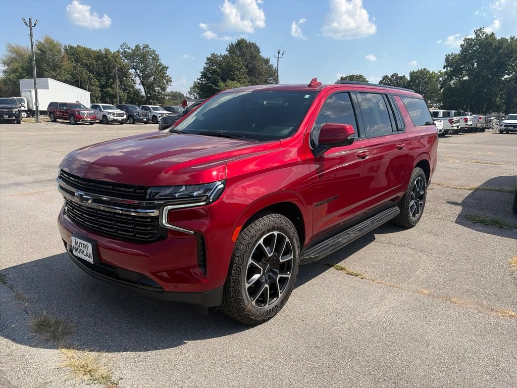 Used 2021 Chevrolet Suburban RST w/ Luxury Package AWD/4WD image 2