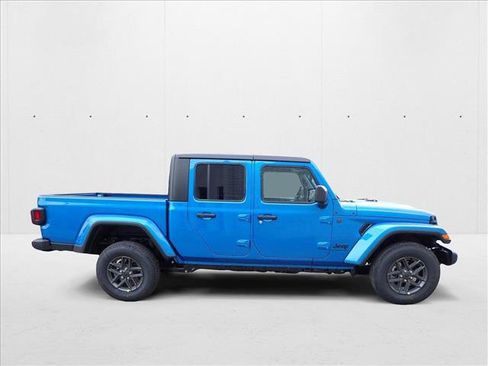 New 2025 Jeep Gladiator Sport image 5