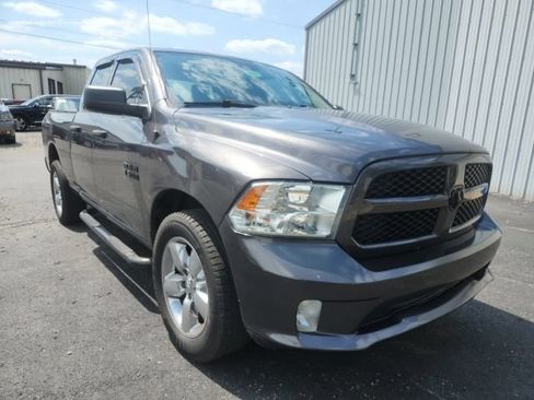 Used 2018 RAM 1500 Express w/ Express Value Package AWD/4WD image 3