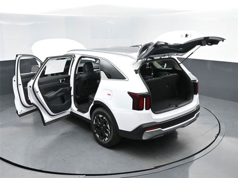 Used 2025 Kia Sorento S w/ Panoramic Sunroof Package image 14