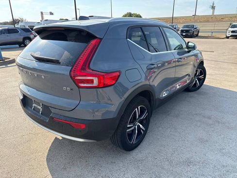 Used 2023 Volvo XC40 B5 Plus AWD/4WD image 11