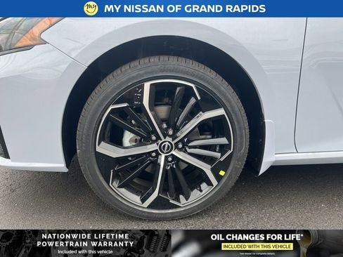 New 2026 Nissan Altima 2.5 SR AWD/4WD image 10