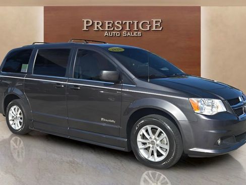 Used 2020 Dodge Grand Caravan SXT image 13