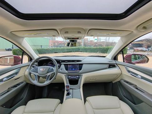 Used 2017 Cadillac XT5 Premium Luxury w/ Advanced Security Package image 32