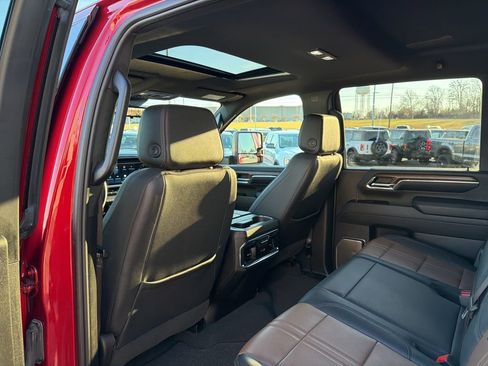 Used 2024 Chevrolet Silverado 2500 High Country w/ High Country Premium Package image 15