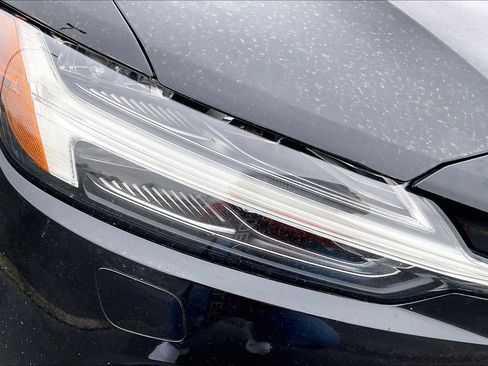 Used 2020 Volvo V60 T5 Cross Country w/ Protection Package Premier image 23