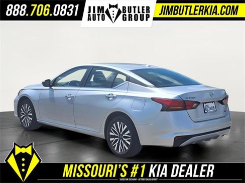 Used 2024 Nissan Altima 2.5 SV image 4