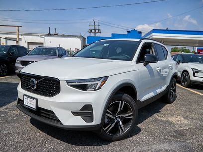 New 2026 Volvo XC40 B5 Core